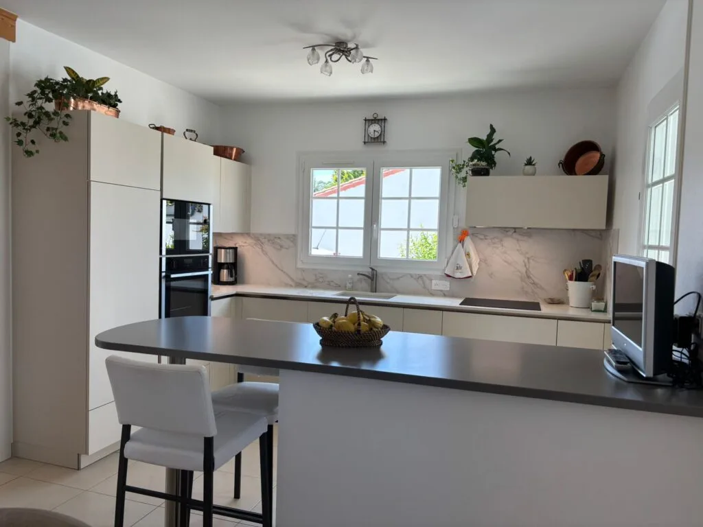 Cuisine sur-mesure réalisée par MH Cuisines — projet 036